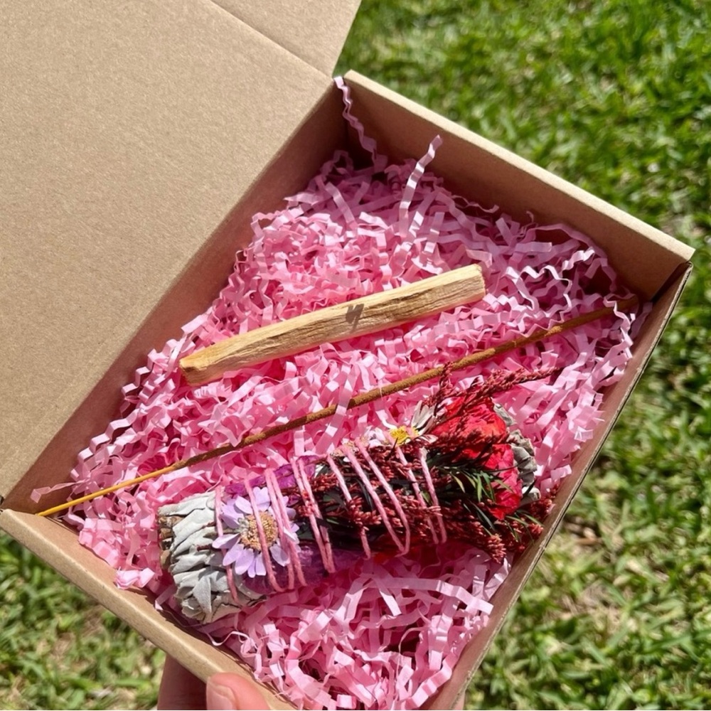 💐One Of A Kind💐 4” Organic Natural Sage Wrapped In Natural Flower 5PC Gift Box - Picture 5 of 15